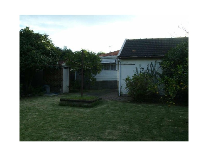 Hebe St, Greenacre NSW 2190