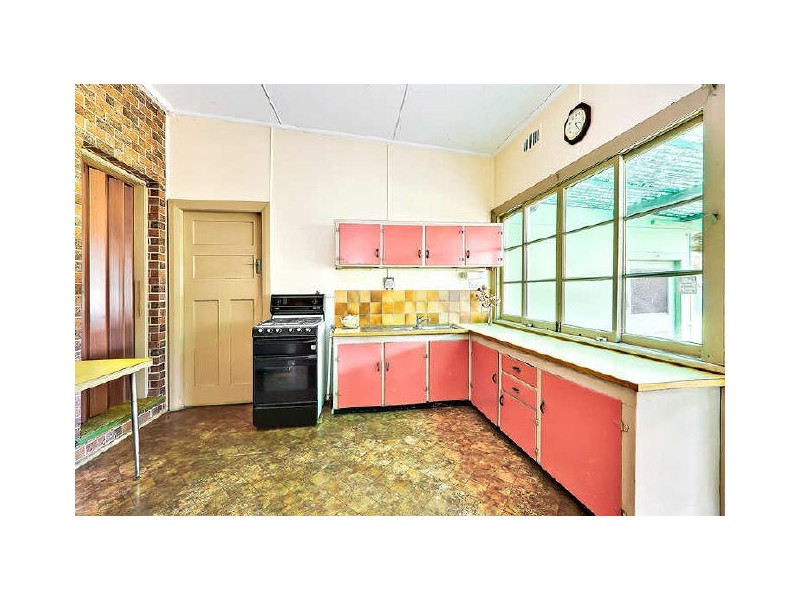 4 Kessell Av, Homebush West NSW 2140