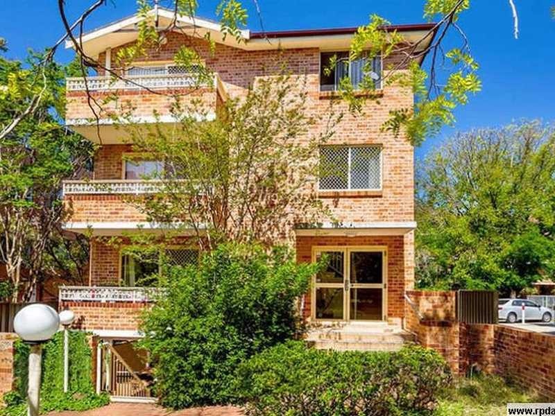 2/76 Albert Road, Strathfield NSW 2135