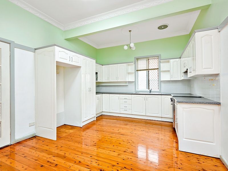 18 Linda St, Belfield NSW 2191