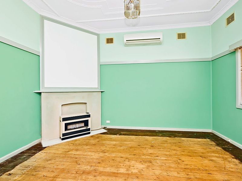 18 Linda St, Belfield NSW 2191