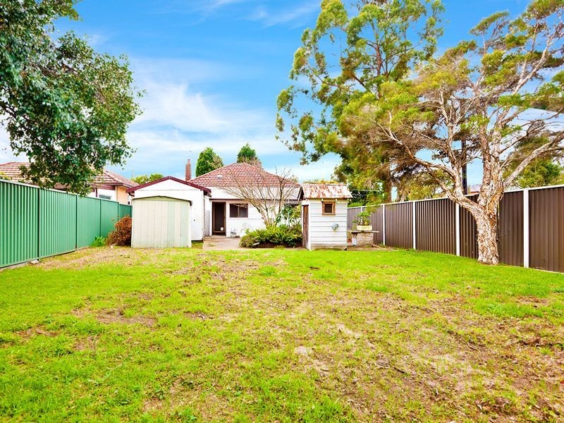 18 Linda St, Belfield NSW 2191