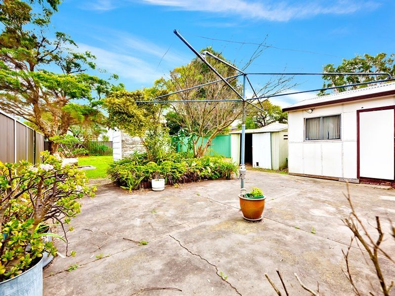 18 Linda St, Belfield NSW 2191