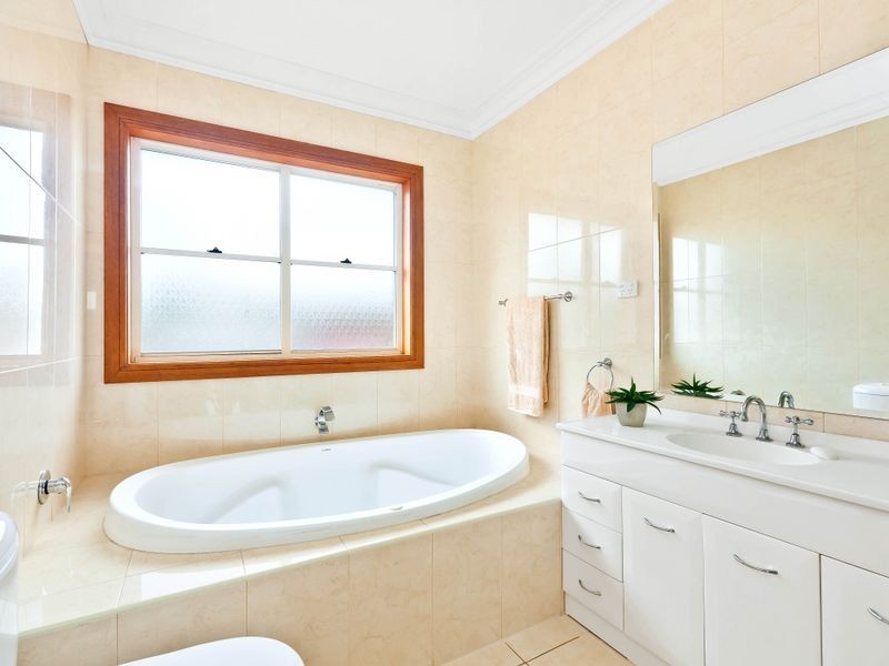 79 Clarke St South, Peakhurst NSW 2210