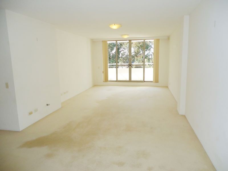 11 Blaxland Road, Newington NSW 2127