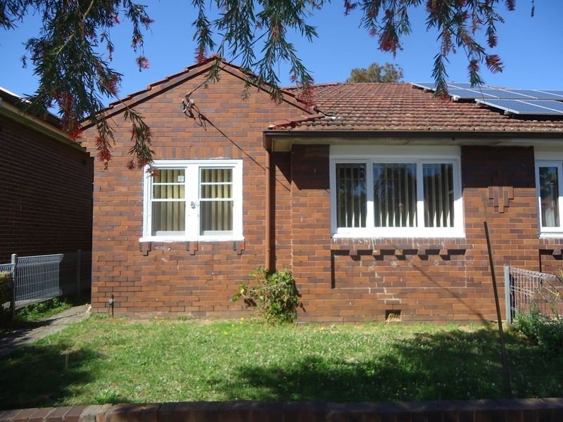 8B Gladestone Street, Burwood NSW 2134