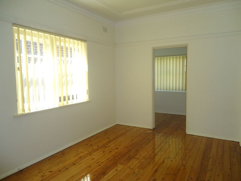 8B Gladestone Street, Burwood NSW 2134