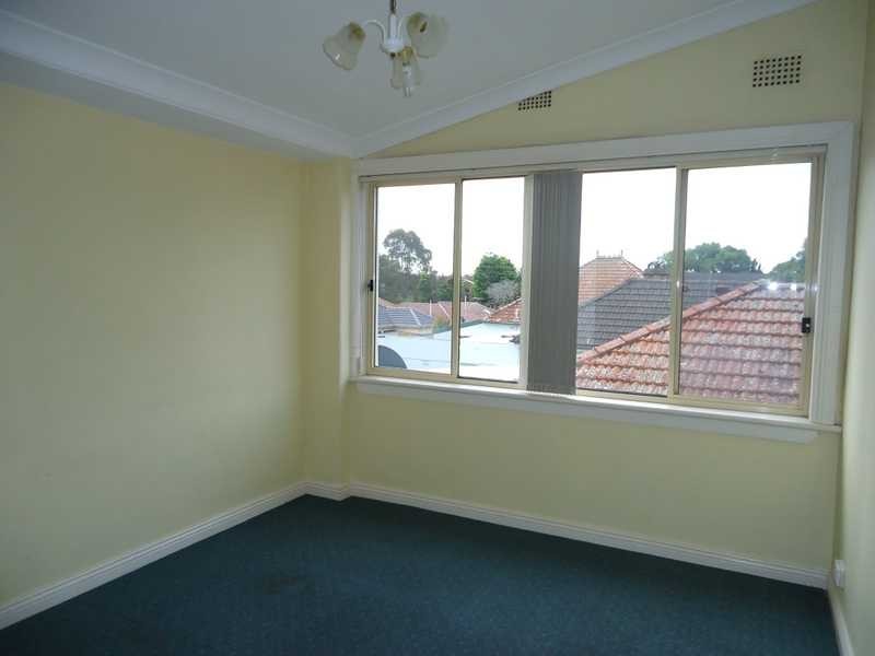 2/11 Gordon Street, Burwood NSW 2134