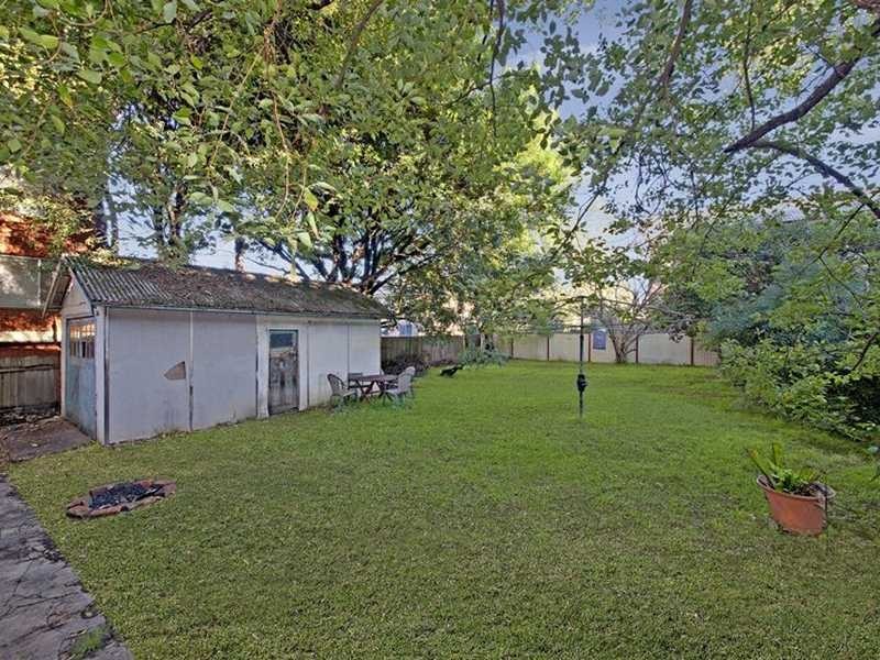 4 Exeter Road, Homebush West NSW 2140