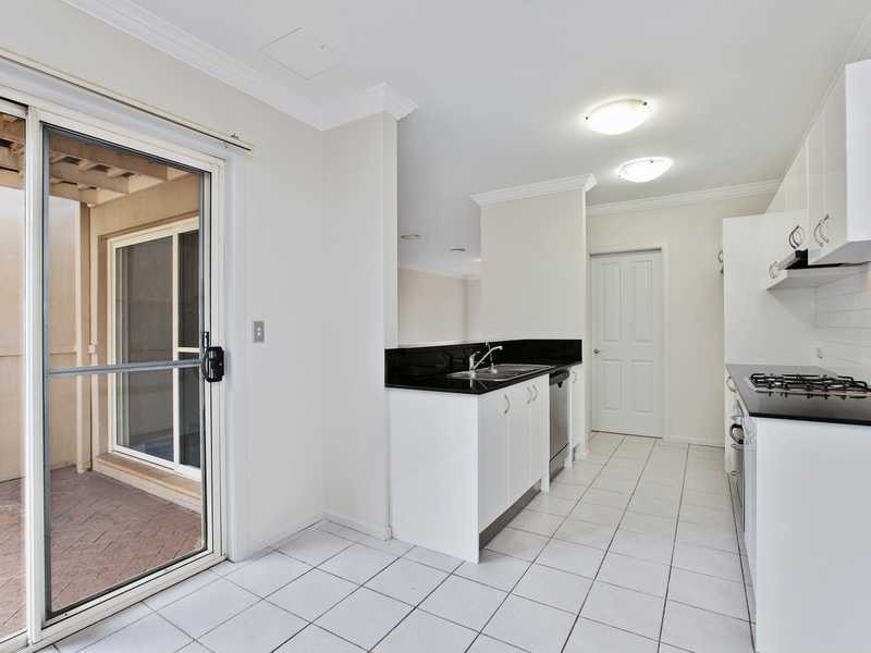 4 Charlton Drive, Liberty Grove NSW 2138