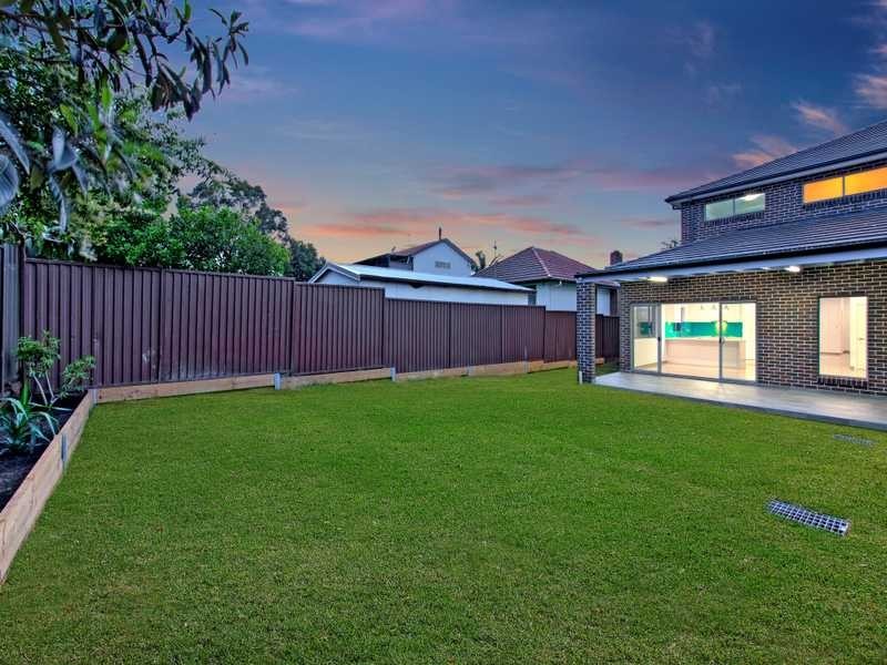 24 Lawford St, Greenacre NSW 2190