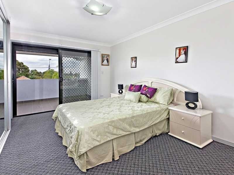 172A Juno Parade, Greenacre NSW 2190