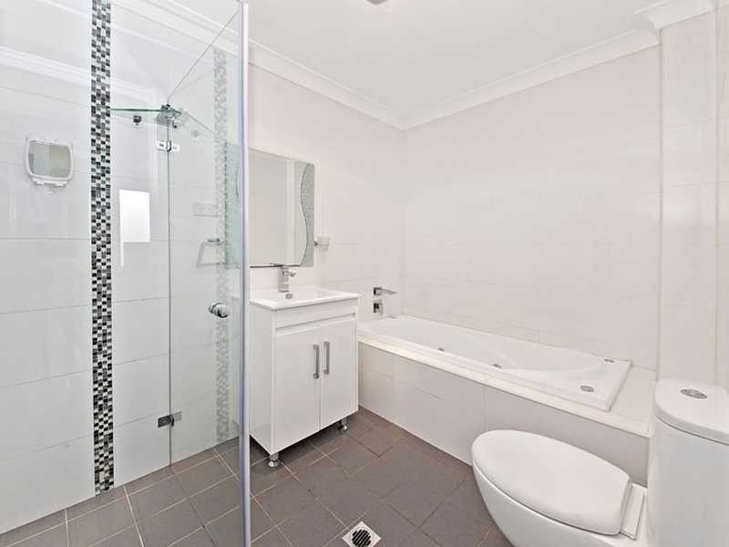 172A Juno Parade, Greenacre NSW 2190