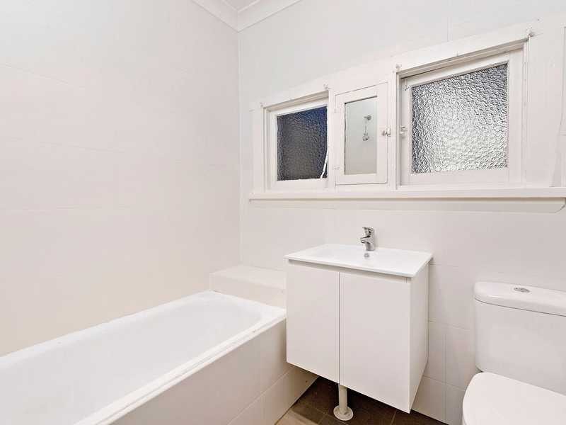 13 The Crescent, Homebush NSW 2140