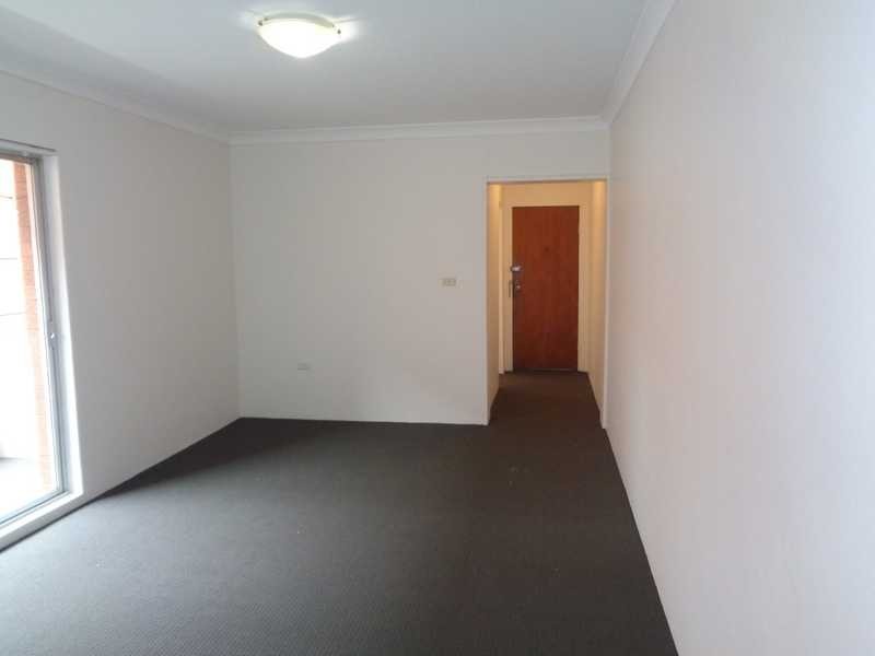 2/43 Burlington Road, Homebush NSW 2140