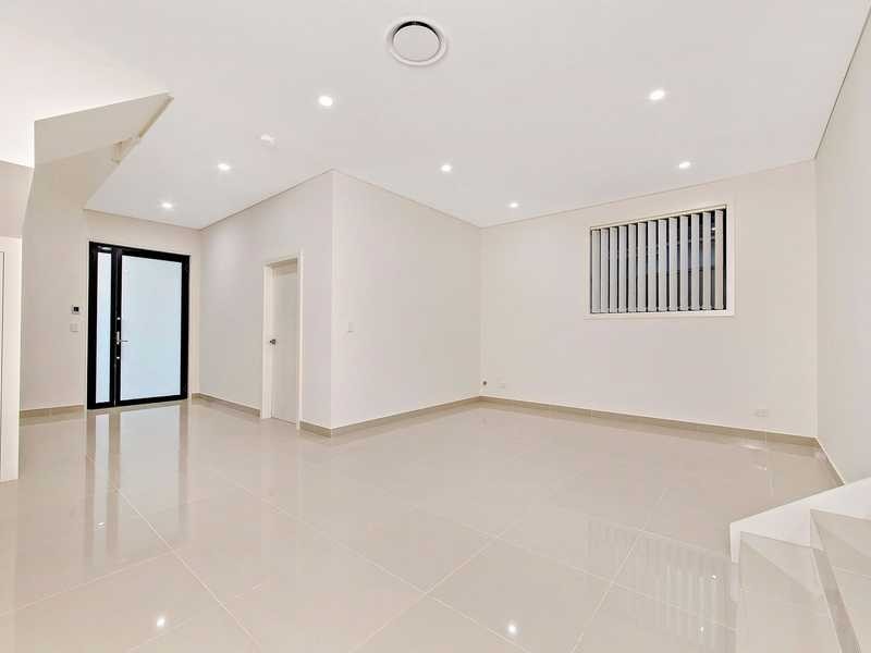 129 Wilbur St, Greenacre NSW 2190