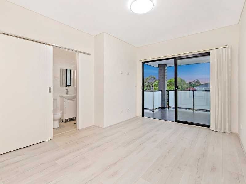 129 Wilbur St, Greenacre NSW 2190