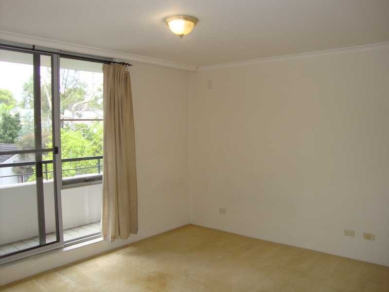 4/3 Mockridge Ave, Newington NSW 2127