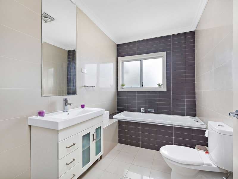 3 Binalong Road, Pendle Hill NSW 2145