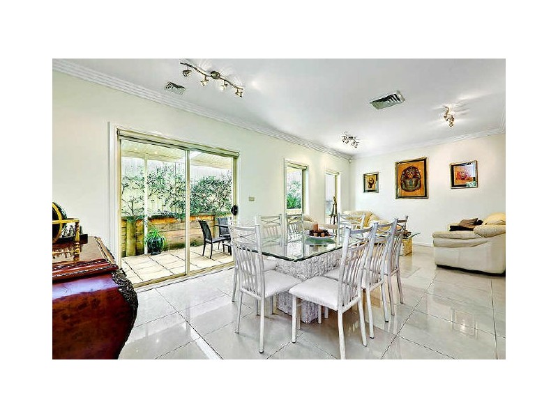 4 Denham St, Rhodes NSW 2138