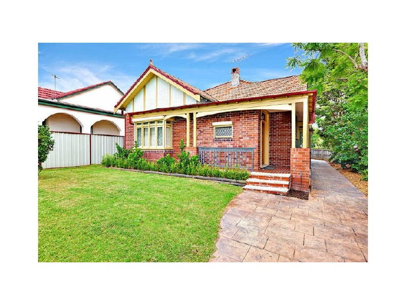 123 Wentworth Rd (Cnr Nicholson St), Strathfield NSW 2135