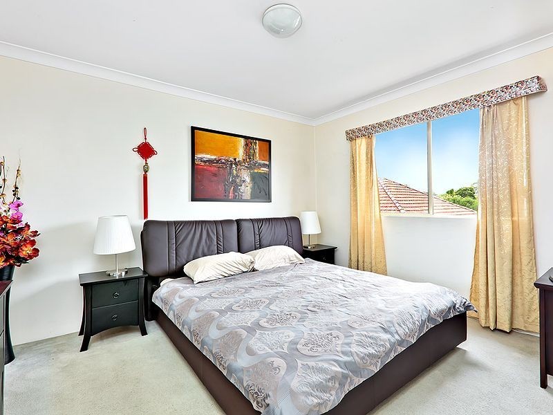 2/5 Gould Street, Campsie NSW 2194