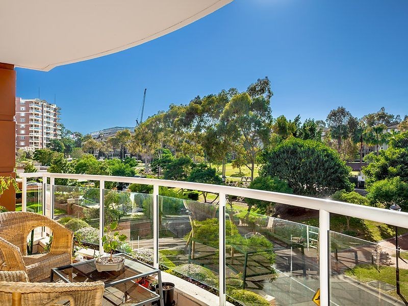 201/4 Wentworth Drive, Liberty Grove NSW 2138