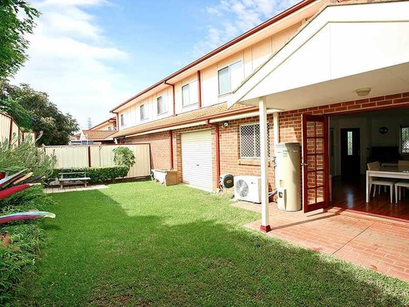 3/4-38 Roberts Road, Greenacre NSW 2190