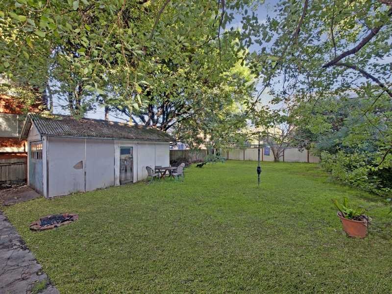 4 Exeter Road, Homebush West NSW 2140