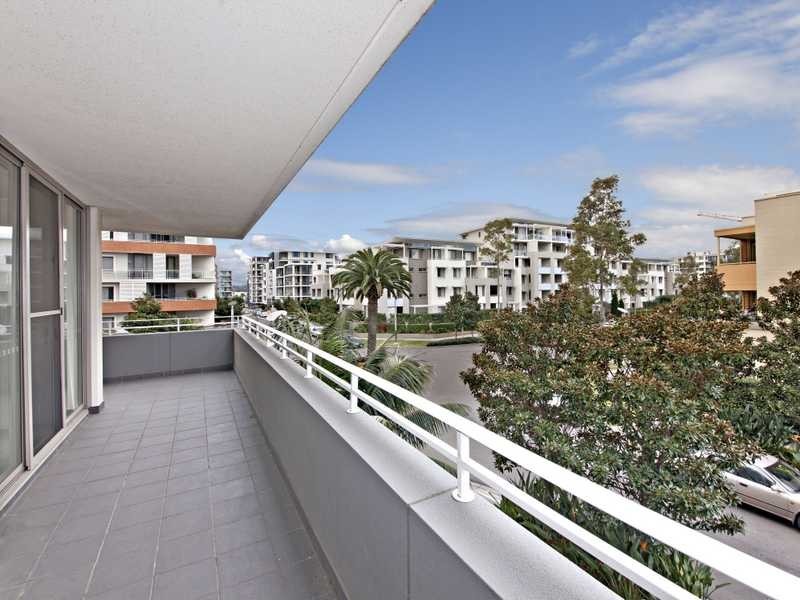 318/37 Amalfi Drive, Wentworth Point NSW 2127