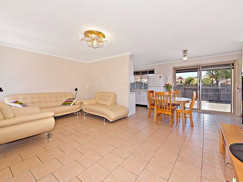 3 Ron Scott Circuit, Greenacre NSW 2190