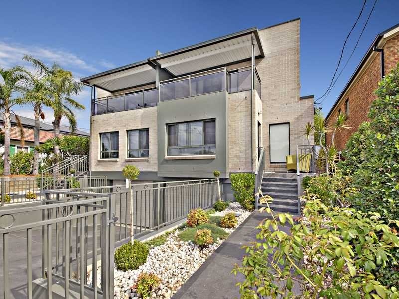 124A Juno Parade, Greenacre NSW 2190