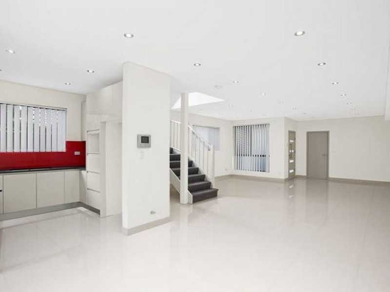 172A Juno Parade, Greenacre NSW 2190
