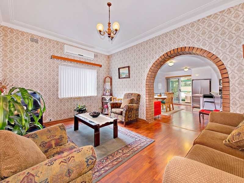 10 Chatfield Avenue, Belfield NSW 2191
