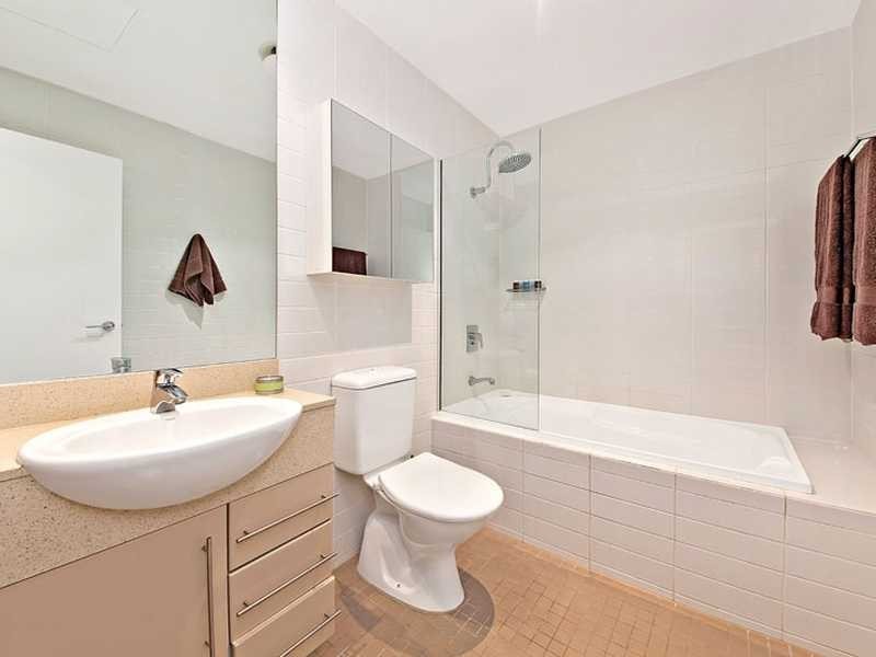 111/2 The Piazza, Wentworth Point NSW 2127