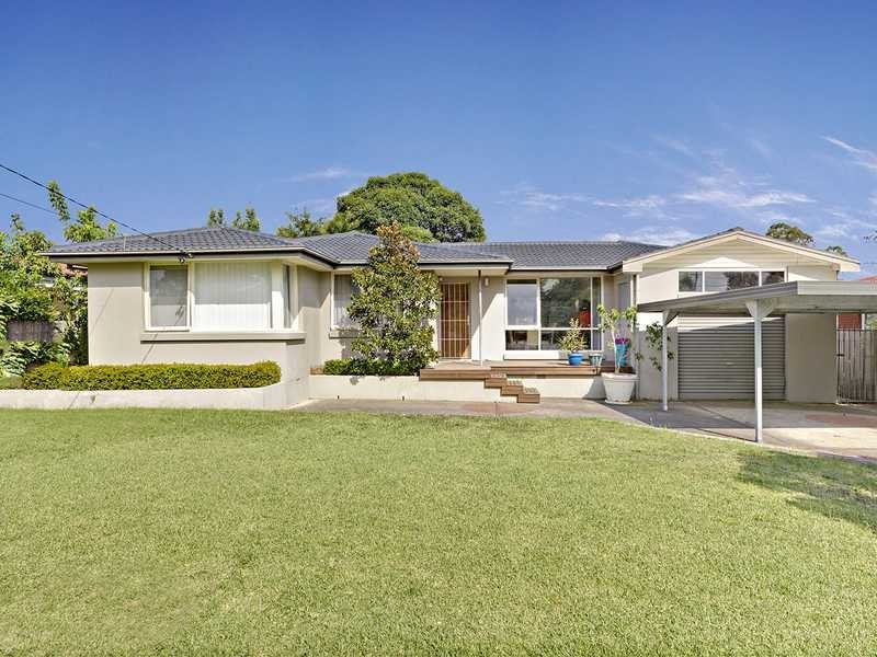 4 Bell Street, Toongabbie NSW 2146