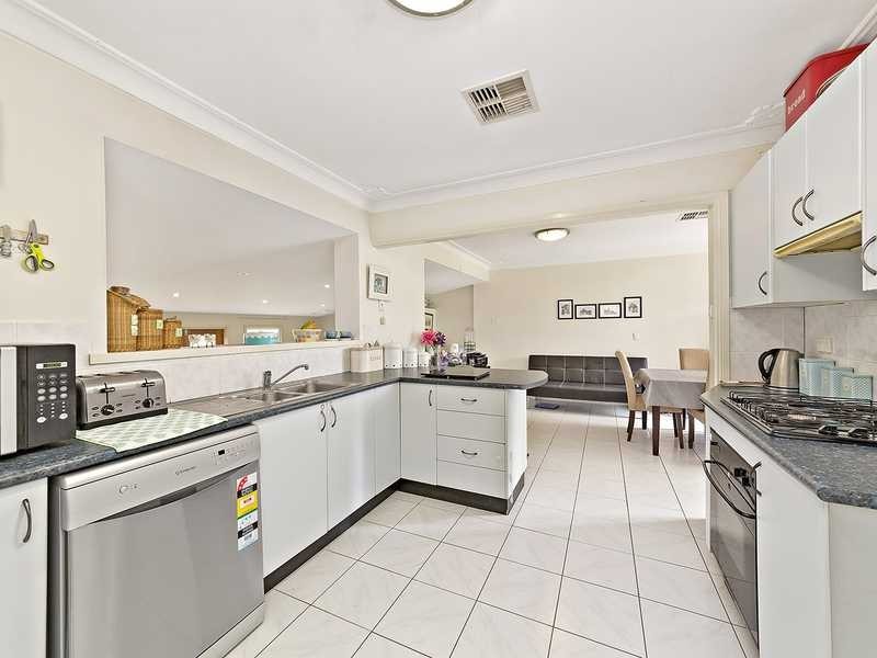 4 Bell Street, Toongabbie NSW 2146