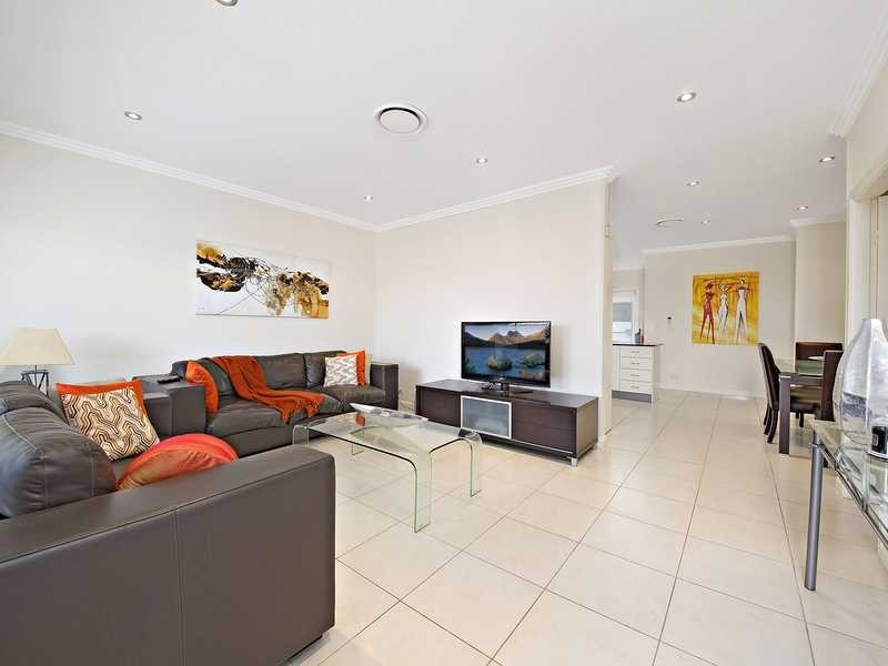 2/18 Aitchandar Road, Ryde NSW 2112