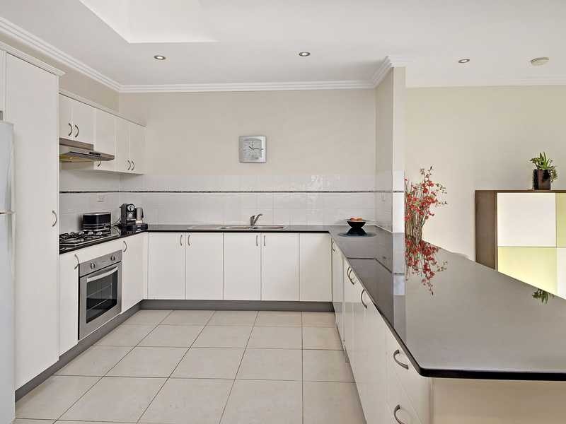 2/18 Aitchandar Road, Ryde NSW 2112