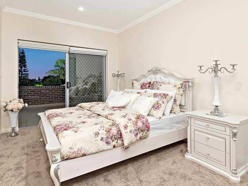 11 Terry Street, Greenacre NSW 2190