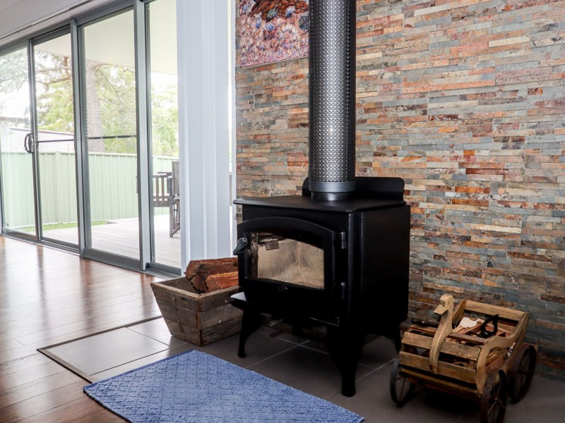 12 Ocean View Road, Sussex Inlet NSW 2540