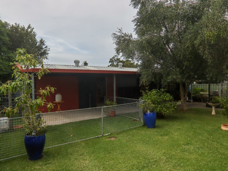 12 Ocean View Road, Sussex Inlet NSW 2540