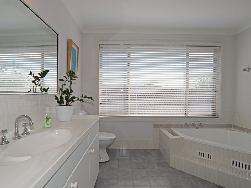 30 Thora Street, Sussex Inlet NSW 2540