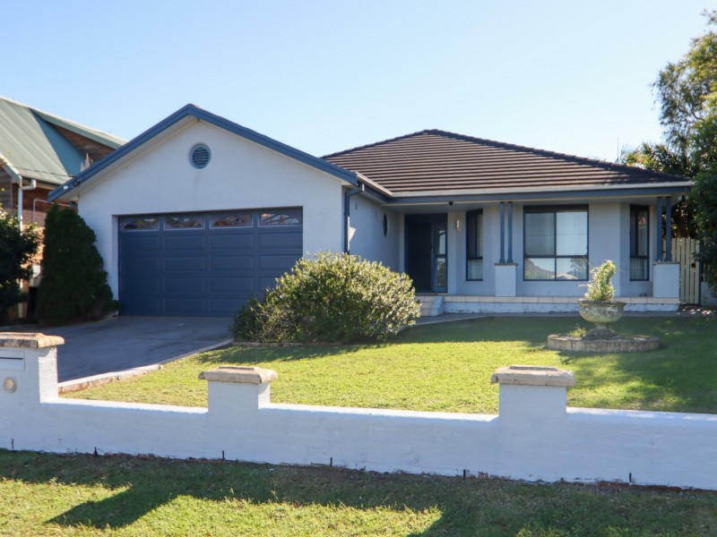 14 Inlet Avenue, Sussex Inlet NSW 2540