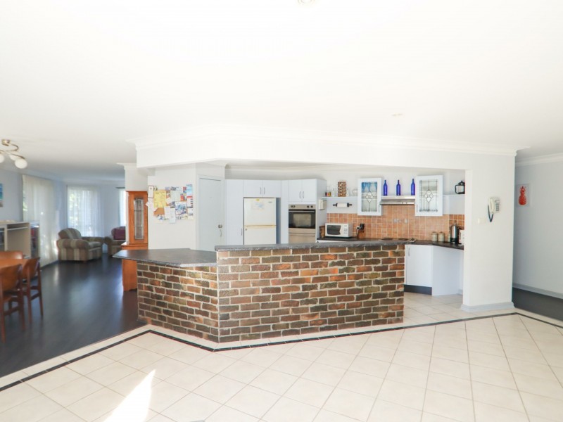14 Inlet Avenue, Sussex Inlet NSW 2540