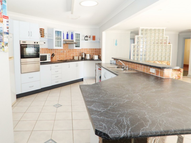 14 Inlet Avenue, Sussex Inlet NSW 2540