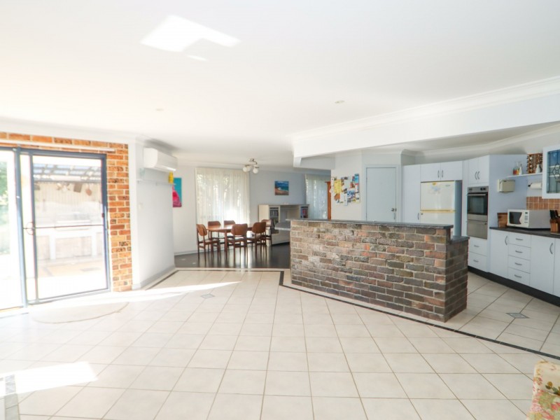 14 Inlet Avenue, Sussex Inlet NSW 2540