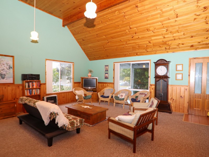 19 Iverison Road, Sussex Inlet NSW 2540