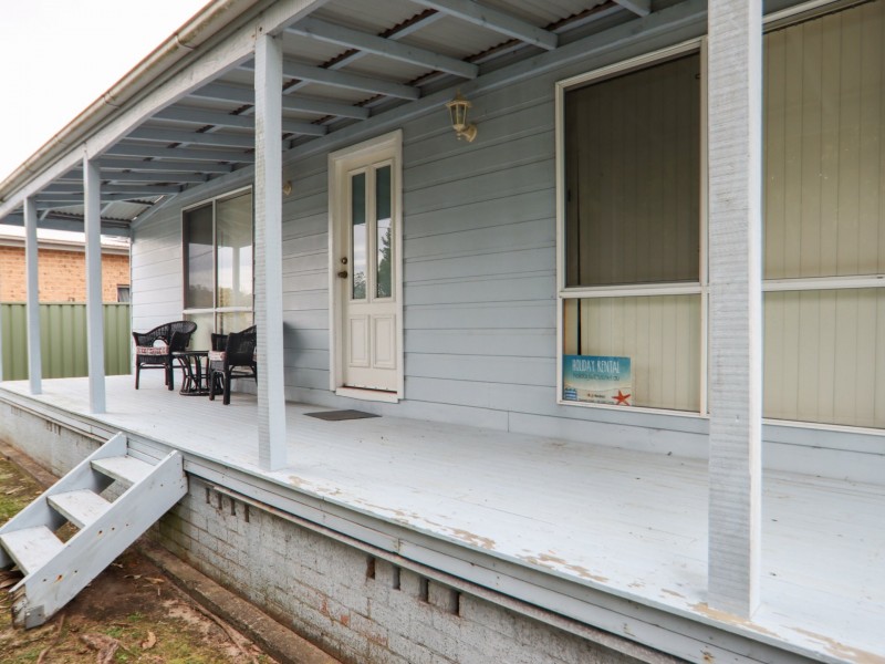 19 Iverison Road, Sussex Inlet NSW 2540