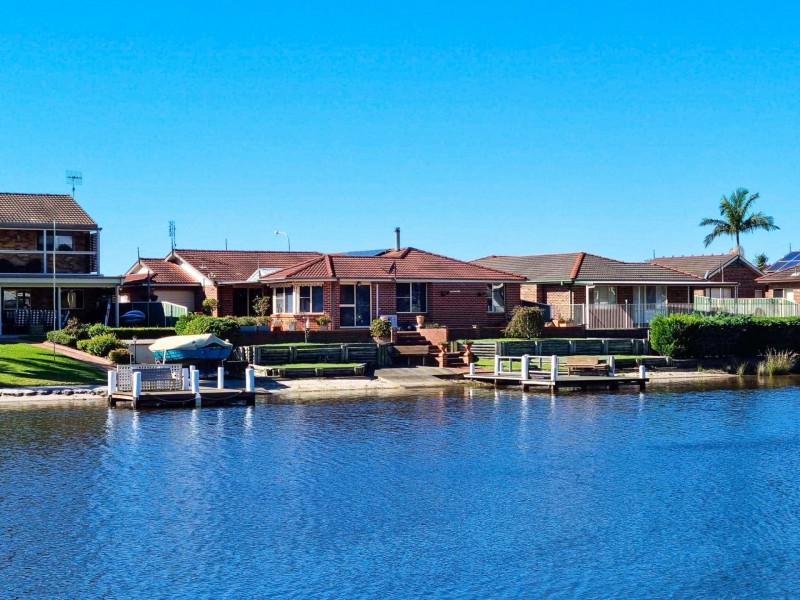 15 Cormorant Avenue, Sussex Inlet NSW 2540
